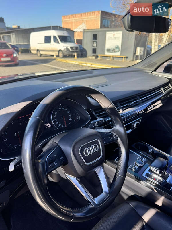 Позашляховик / Кросовер Audi Q7 2016 в Чернівцях