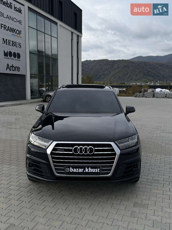 Позашляховик / Кросовер Audi Q7 2015 в Хусті
