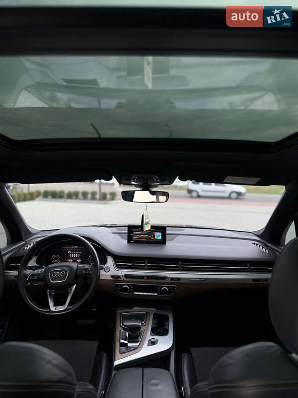 Позашляховик / Кросовер Audi Q7 2015 в Хусті