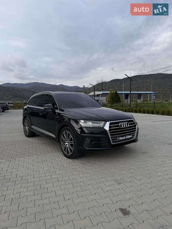 Позашляховик / Кросовер Audi Q7 2015 в Хусті