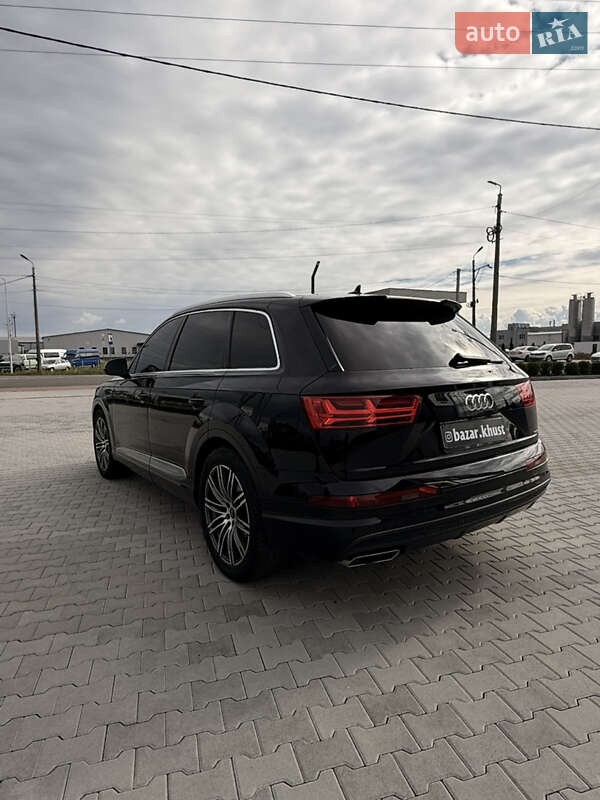 Позашляховик / Кросовер Audi Q7 2015 в Хусті