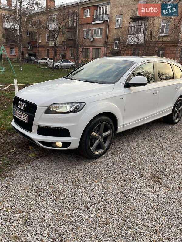 Позашляховик / Кросовер Audi Q7 2013 в Полтаві