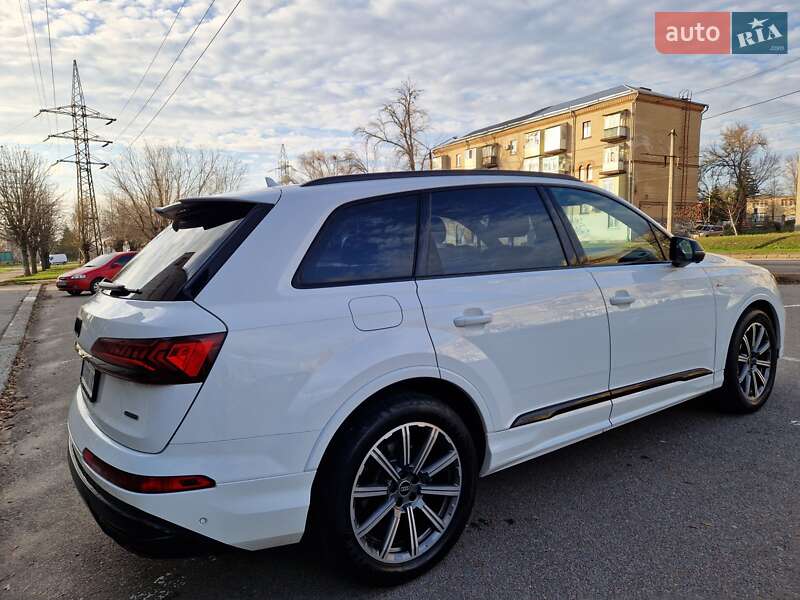 Позашляховик / Кросовер Audi Q7 2023 в Києві