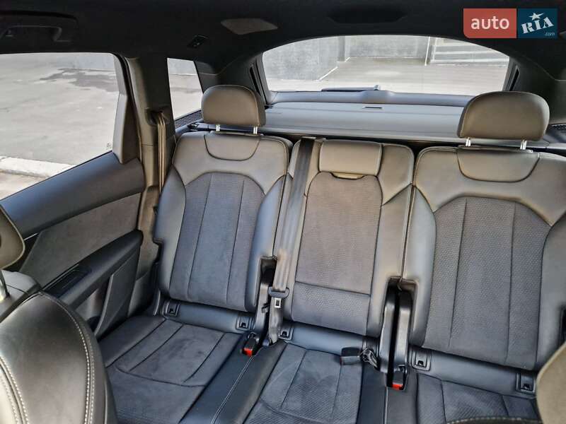 Позашляховик / Кросовер Audi Q7 2023 в Києві