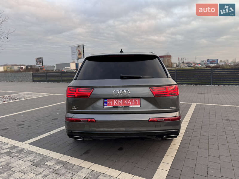 Позашляховик / Кросовер Audi Q7 2019 в Мукачевому