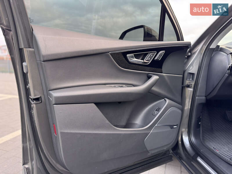Позашляховик / Кросовер Audi Q7 2019 в Мукачевому