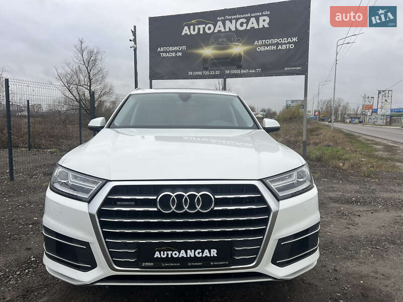 Позашляховик / Кросовер Audi Q7 2018 в Києві