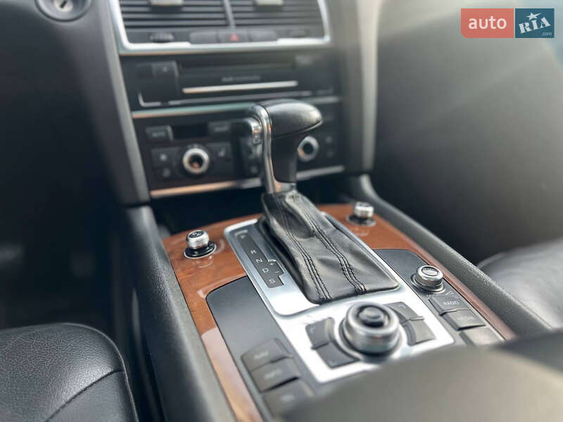Позашляховик / Кросовер Audi Q7 2012 в Києві