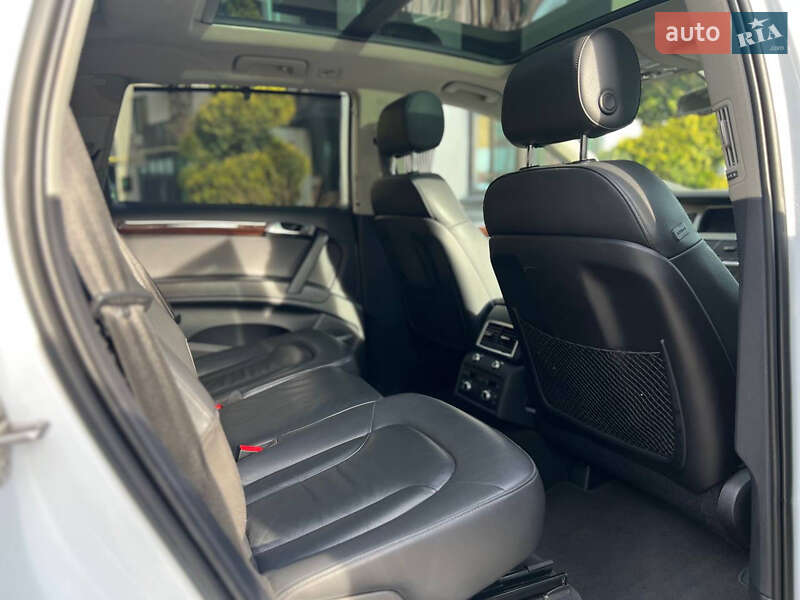 Позашляховик / Кросовер Audi Q7 2012 в Києві