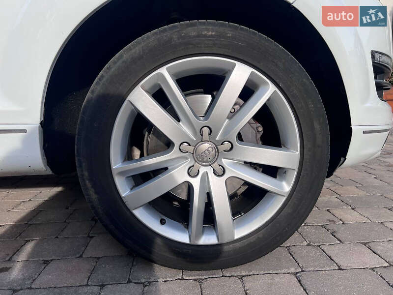 Позашляховик / Кросовер Audi Q7 2012 в Києві
