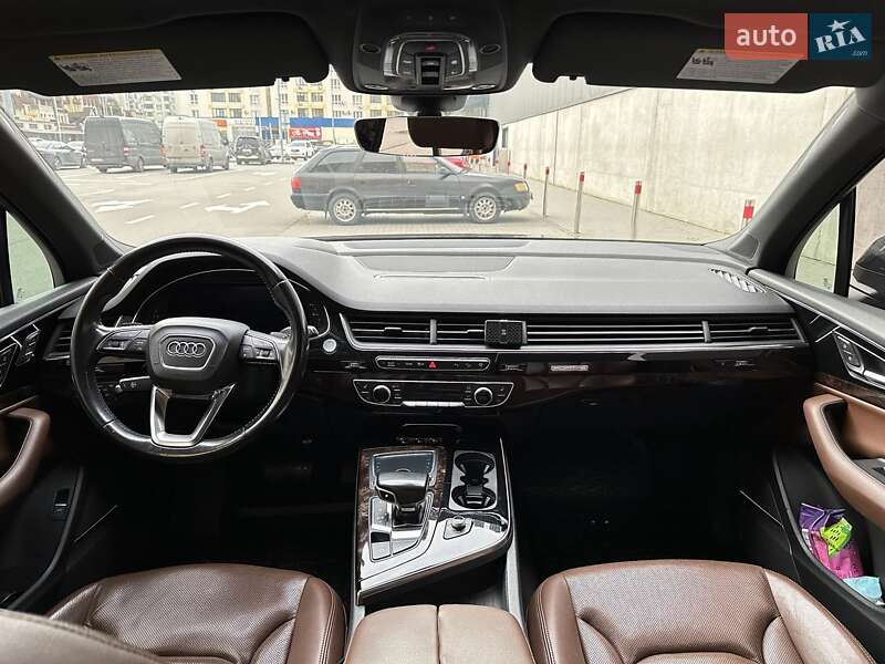 Внедорожник / Кроссовер Audi Q7 2016 в Киеве