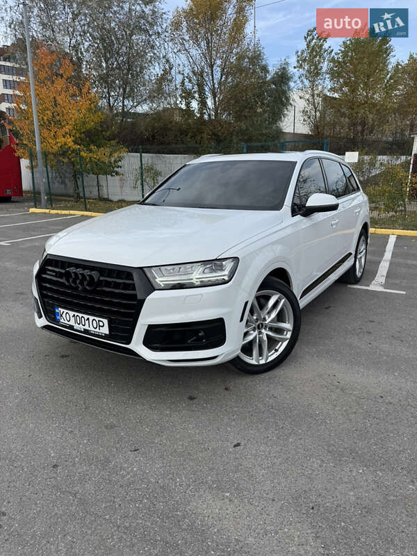 Позашляховик / Кросовер Audi Q7 2018 в Ужгороді