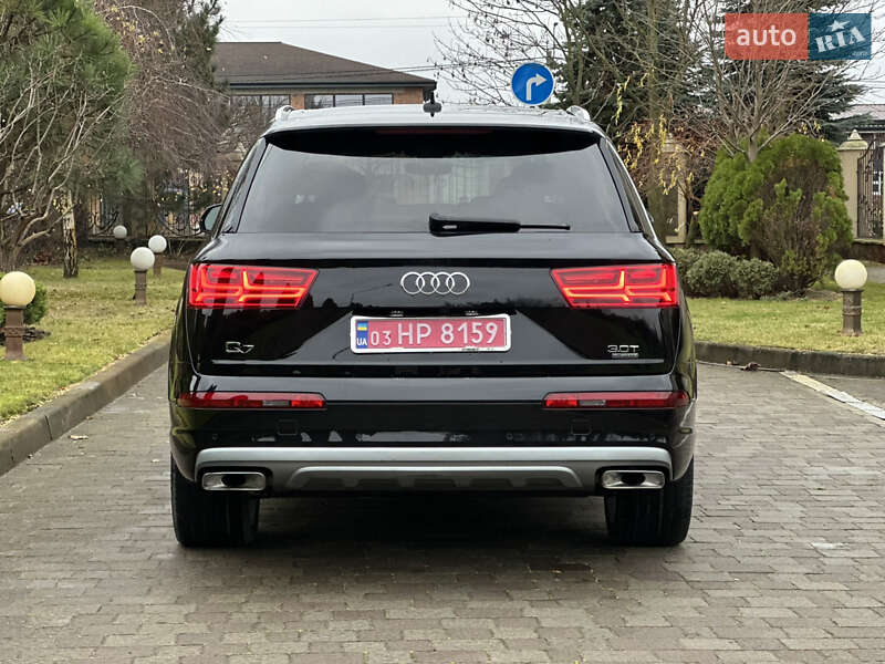 Внедорожник / Кроссовер Audi Q7 2017 в Сарнах