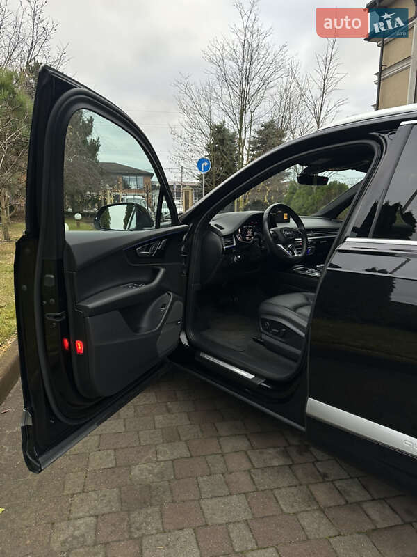 Внедорожник / Кроссовер Audi Q7 2017 в Сарнах