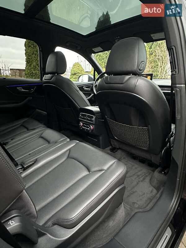 Внедорожник / Кроссовер Audi Q7 2017 в Сарнах