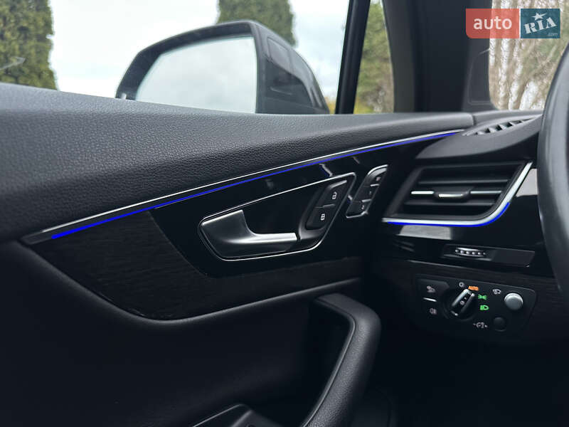 Внедорожник / Кроссовер Audi Q7 2017 в Сарнах