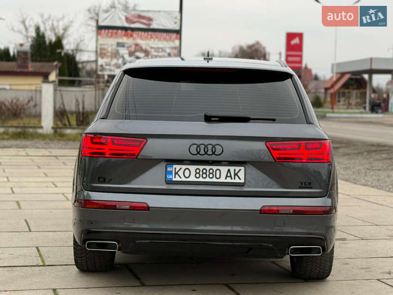 Позашляховик / Кросовер Audi Q7 2016 в Ужгороді