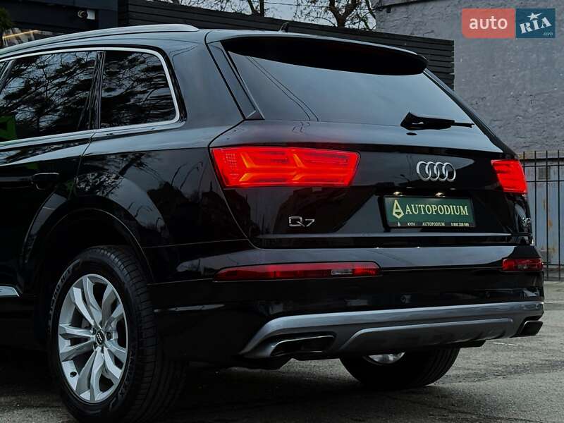 Внедорожник / Кроссовер Audi Q7 2018 в Киеве