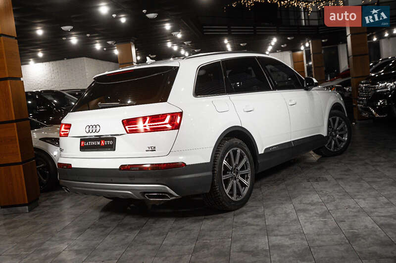 Позашляховик / Кросовер Audi Q7 2017 в Одесі