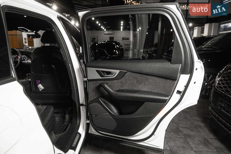 Позашляховик / Кросовер Audi Q7 2017 в Одесі