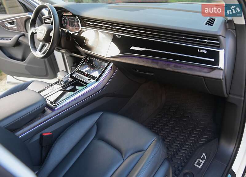 Позашляховик / Кросовер Audi Q7 2020 в Одесі