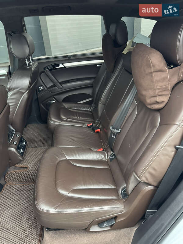 Внедорожник / Кроссовер Audi Q7 2010 в Сарнах