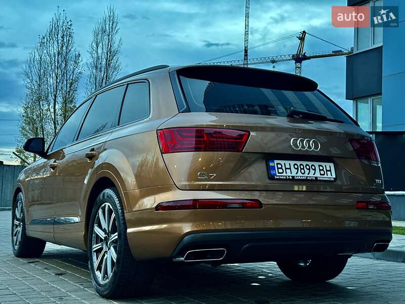 Позашляховик / Кросовер Audi Q7 2017 в Одесі