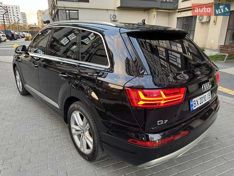 Позашляховик / Кросовер Audi Q7 2015 в Хмельницькому