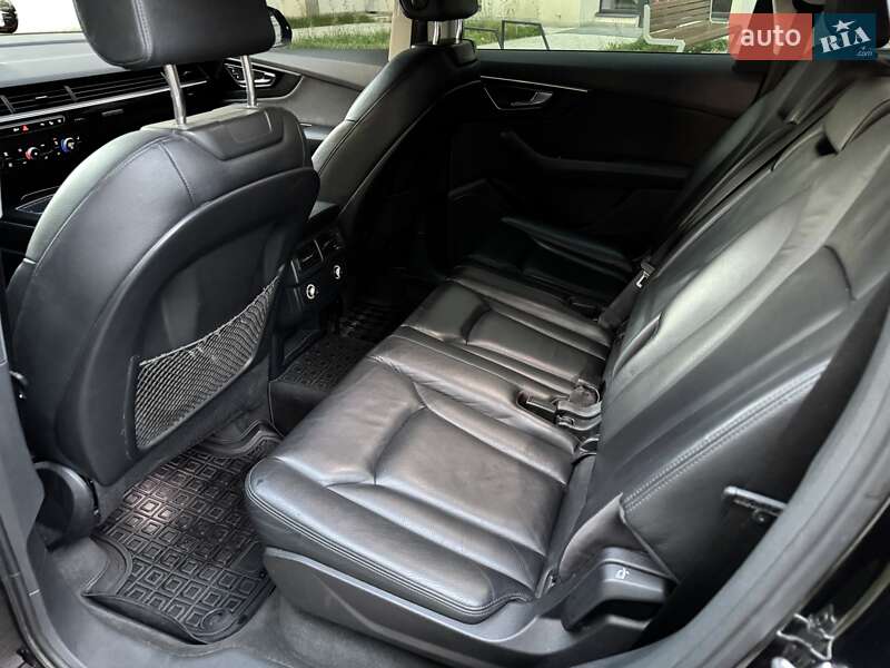 Позашляховик / Кросовер Audi Q7 2015 в Хмельницькому