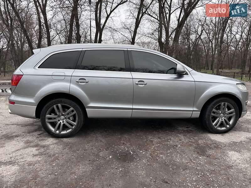 Позашляховик / Кросовер Audi Q7 2006 в Сумах