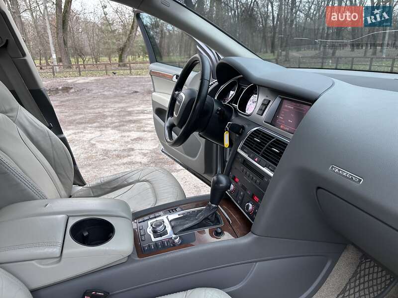 Позашляховик / Кросовер Audi Q7 2006 в Сумах