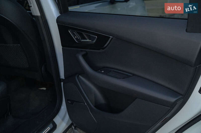 Внедорожник / Кроссовер Audi Q7 2020 в Черновцах