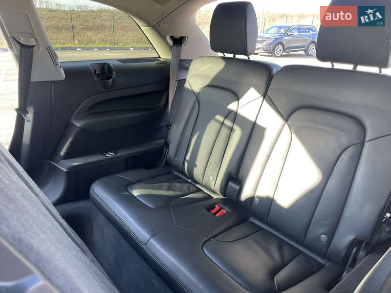 Позашляховик / Кросовер Audi Q7 2015 в Рівному