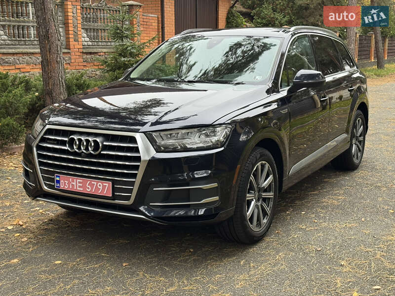 Позашляховик / Кросовер Audi Q7 2017 в Києві