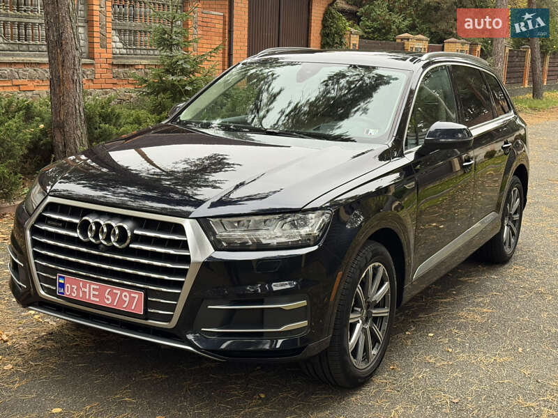 Позашляховик / Кросовер Audi Q7 2017 в Києві