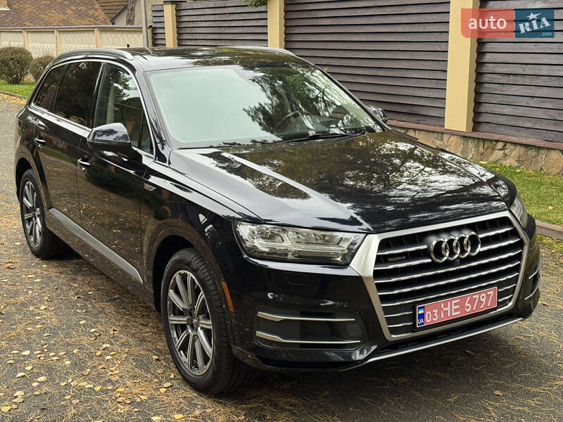 Позашляховик / Кросовер Audi Q7 2017 в Києві