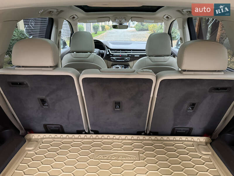 Позашляховик / Кросовер Audi Q7 2017 в Києві