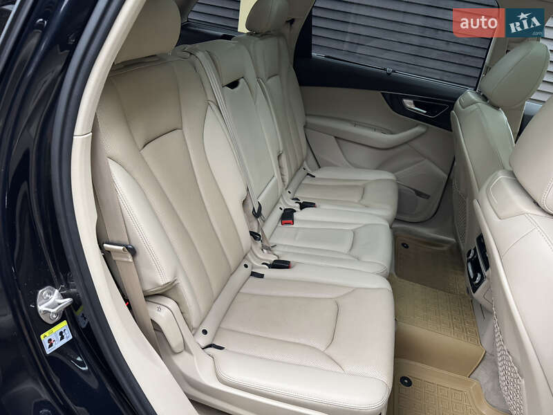 Позашляховик / Кросовер Audi Q7 2017 в Києві