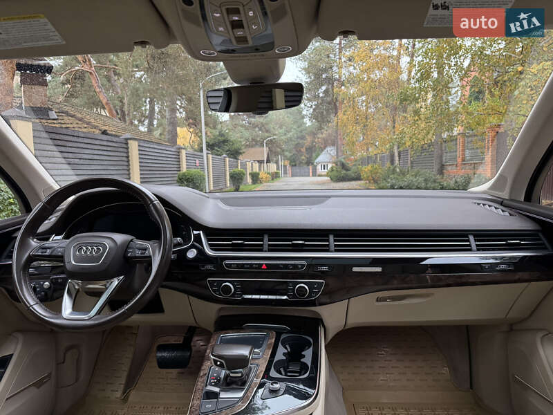 Позашляховик / Кросовер Audi Q7 2017 в Києві