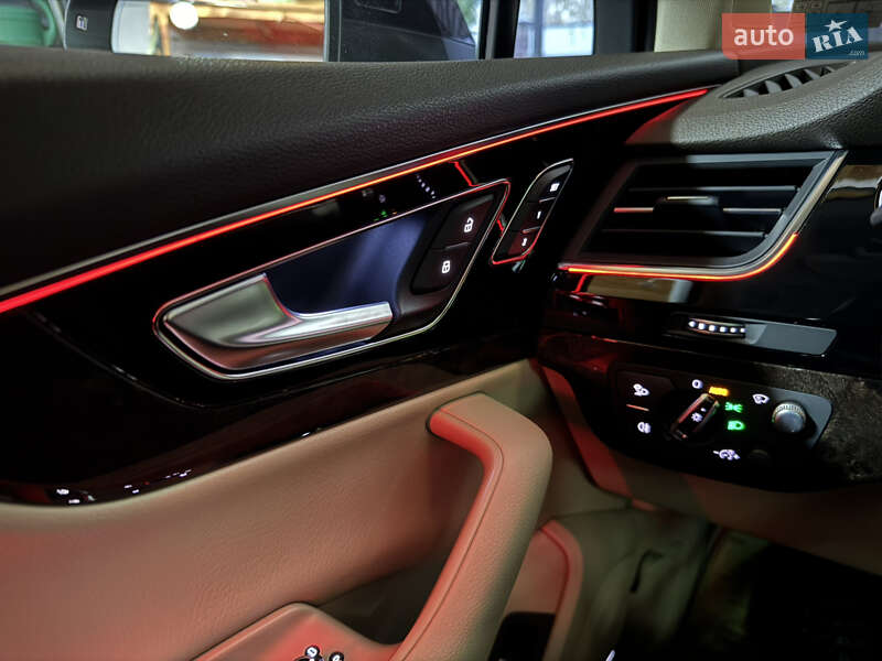 Позашляховик / Кросовер Audi Q7 2017 в Києві