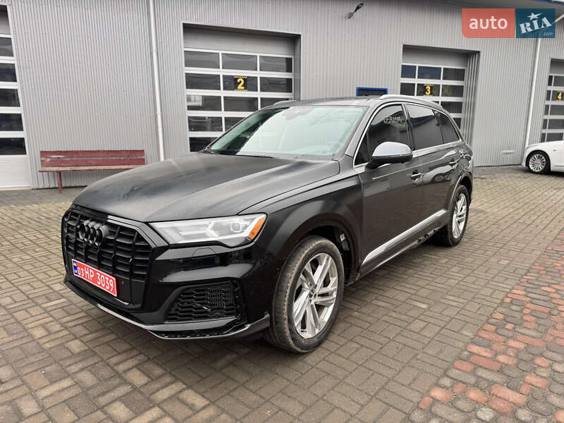 Внедорожник / Кроссовер Audi Q7 2020 в Ровно
