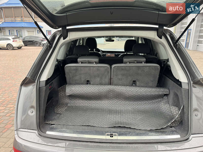 Внедорожник / Кроссовер Audi Q7 2020 в Ровно