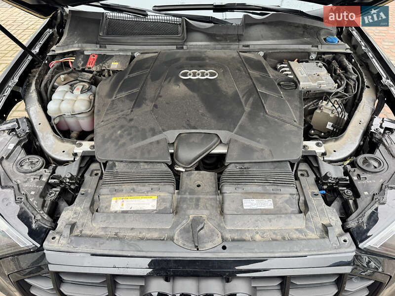 Внедорожник / Кроссовер Audi Q7 2020 в Ровно