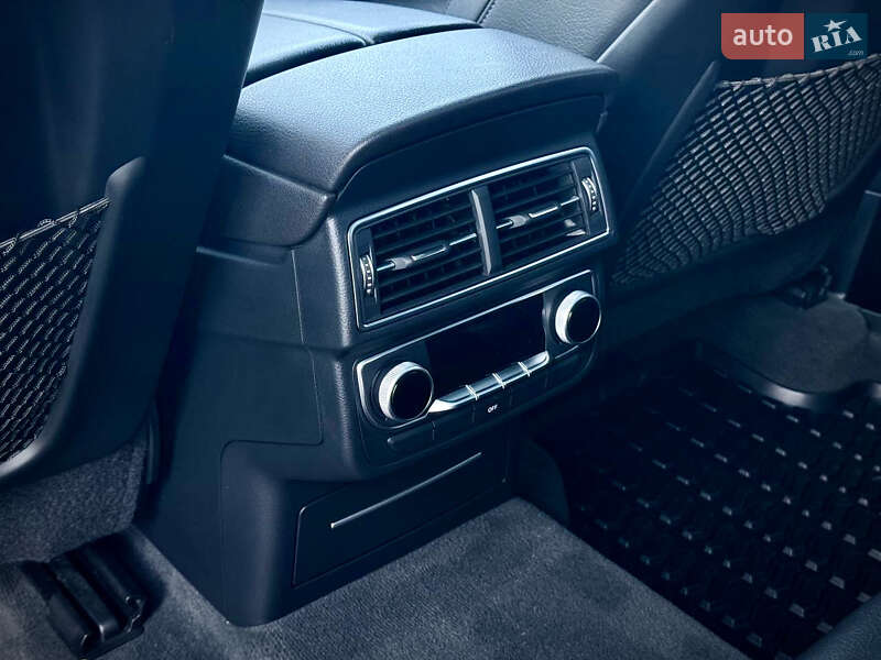 Внедорожник / Кроссовер Audi Q7 2017 в Киеве