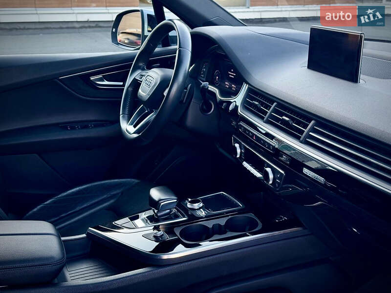 Внедорожник / Кроссовер Audi Q7 2017 в Киеве