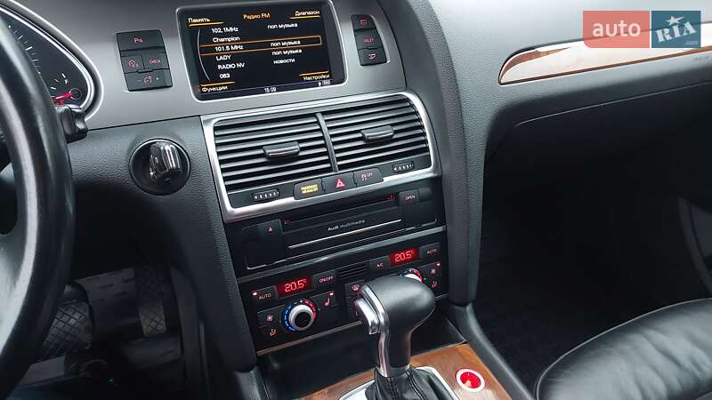Внедорожник / Кроссовер Audi Q7 2015 в Днепре
