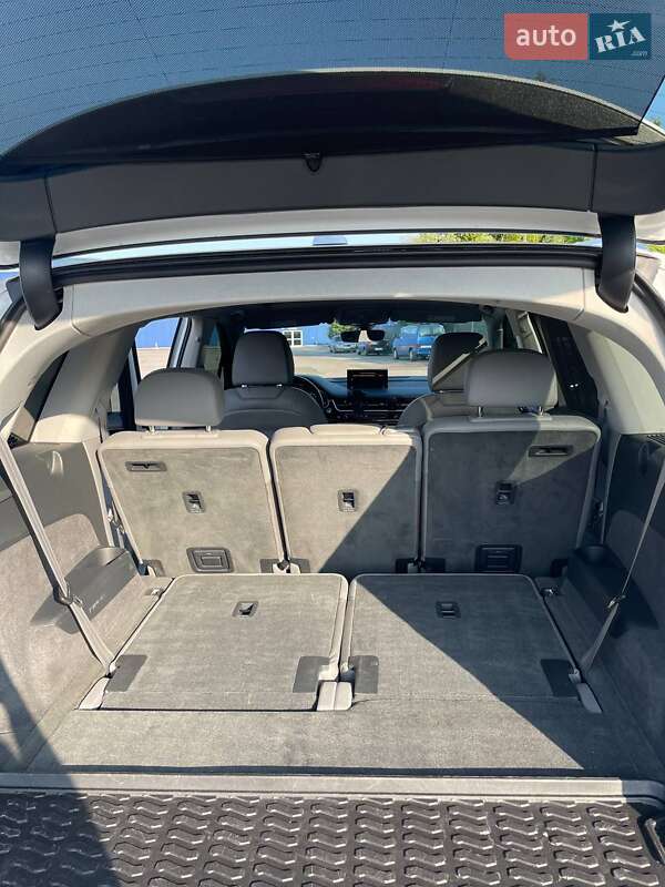 Позашляховик / Кросовер Audi Q7 2017 в Чернівцях