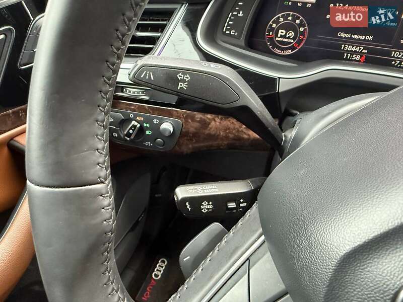 Позашляховик / Кросовер Audi Q7 2016 в Києві