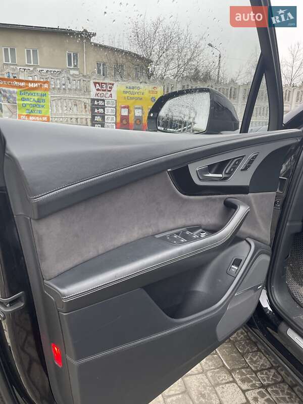 Позашляховик / Кросовер Audi Q7 2015 в Івано-Франківську