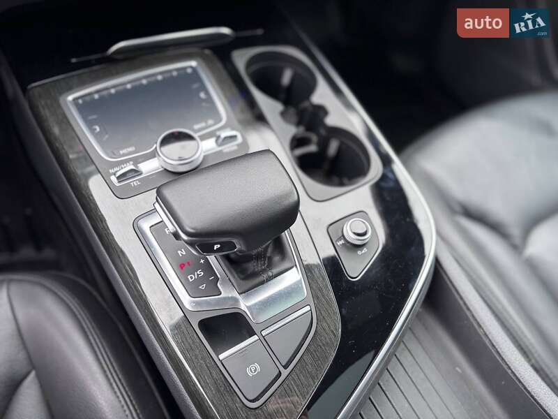 Внедорожник / Кроссовер Audi Q7 2017 в Коломые